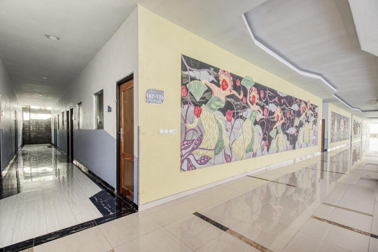 Reddoorz Plus @ Flory Hotel ยอกยาการ์ตา ภายนอก รูปภาพ